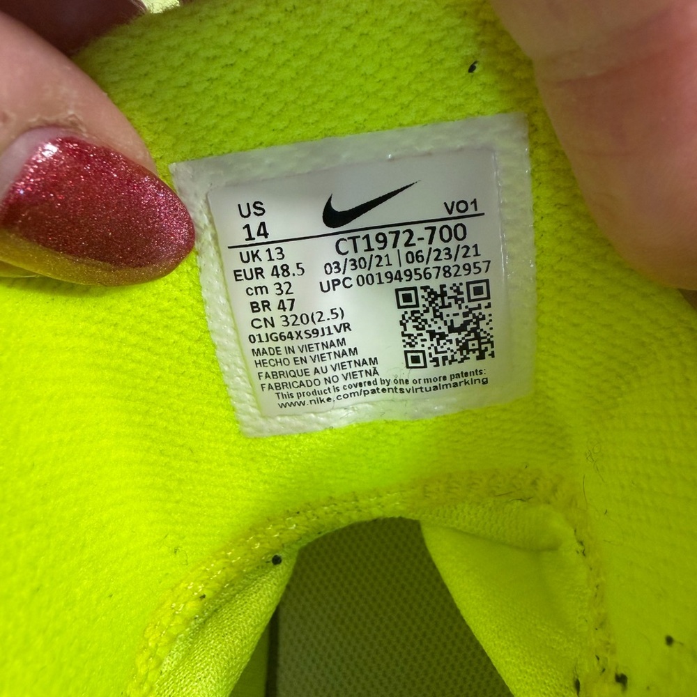 Nike Kyrie Flytrap 4 Barely Volt basketball Sneakers Size 14 - Picture 6 of 6